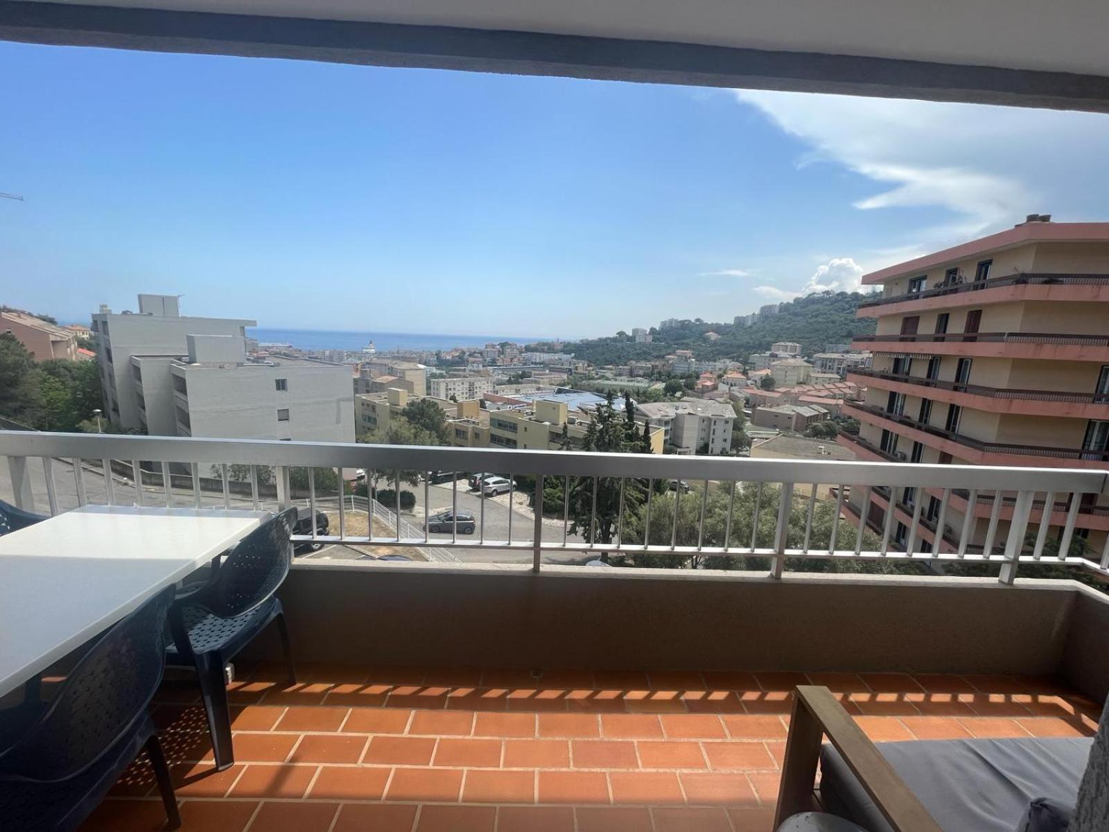 Aloes Appartement Bastia  Buitenkant foto